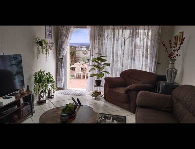 2 BEDROOM TOWNHOUSE FOR SALE IN VERWOERDPARK